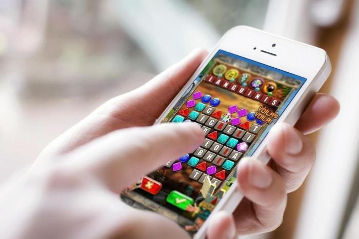 Games iphone phone top gaming apps game reasons try money real mobile should phishing corporate devices playing attacks source main